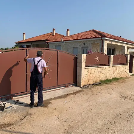 Holly George Villa Nea Plagia Exterior photo